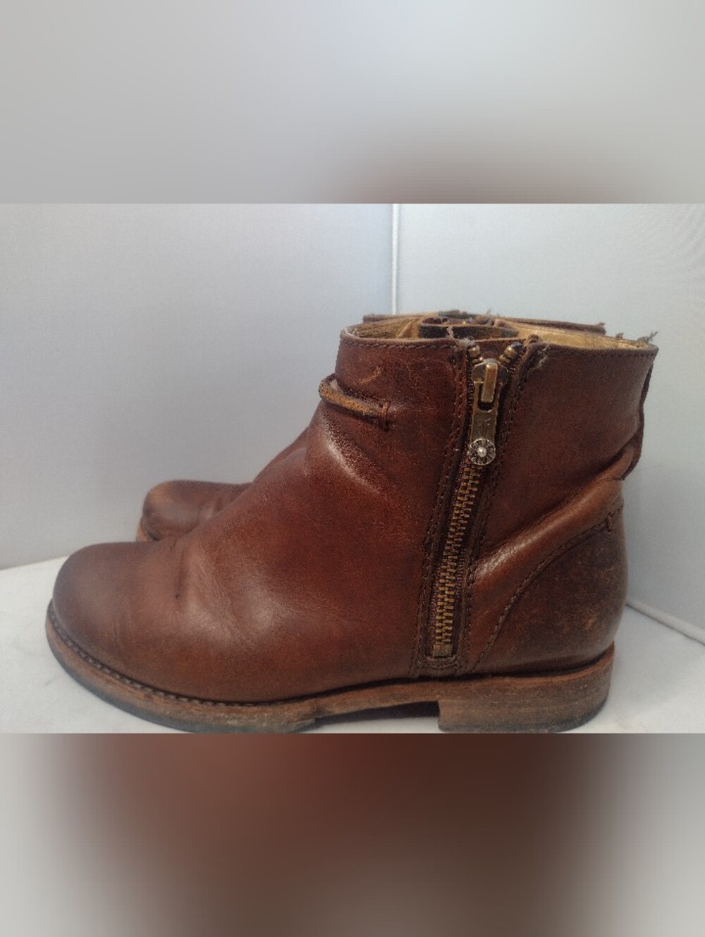 Frye Veronica Seam Short Black Leather Ankle Boots Double Side Zip Size 6.5 JJ